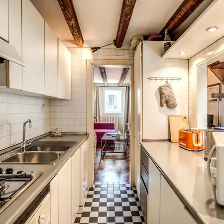 Lovely Attic With Private Terrace By Piazza Navona * Рим