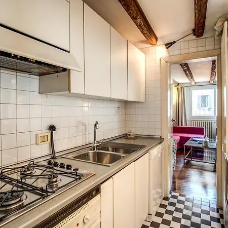 Lovely Attic With Private Terrace By Piazza Navona * Рим